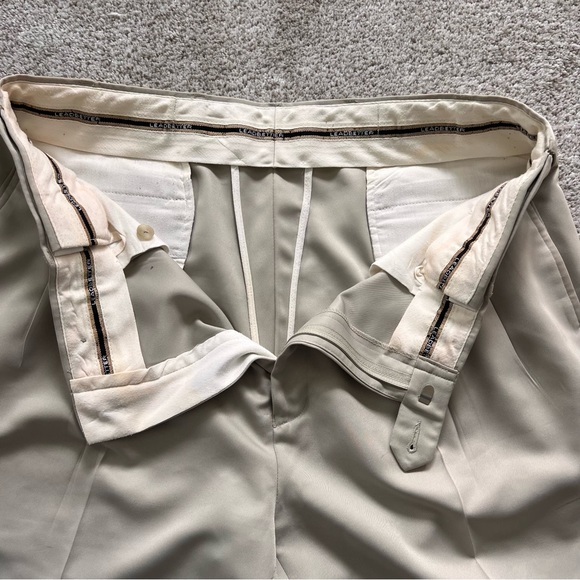 Jos. A. Bank Men's Beige Golf Shorts - Picture 6 of 6